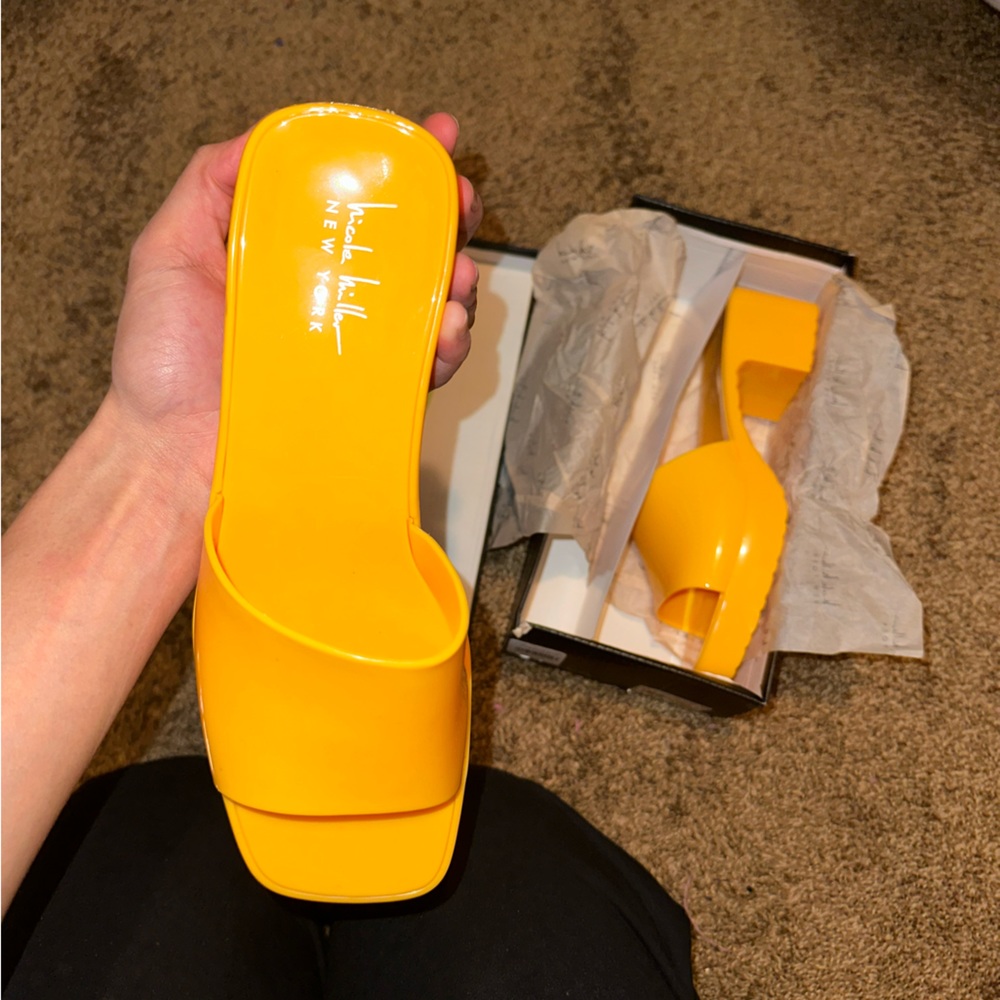 Yellow chunky short heels | BRAND NEW, NEVER WORN